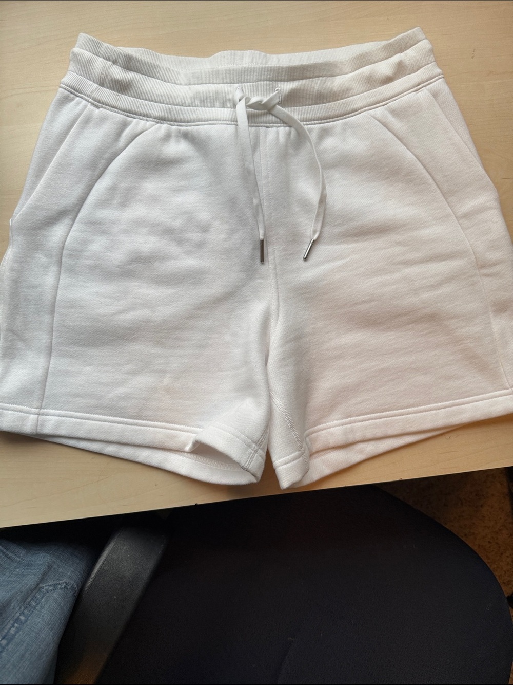 Lululemon White Women's Drawstring Shorts, Sz 8